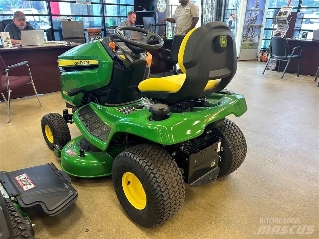 John Deere X330 Kompaktné traktory