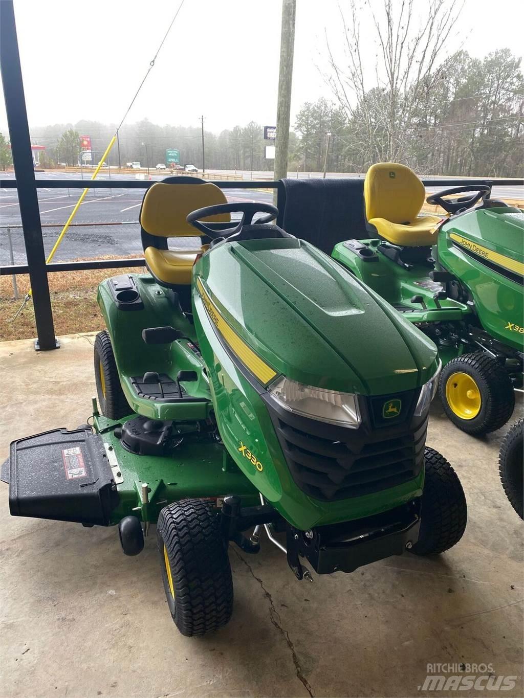 John Deere X330 Kompaktné traktory