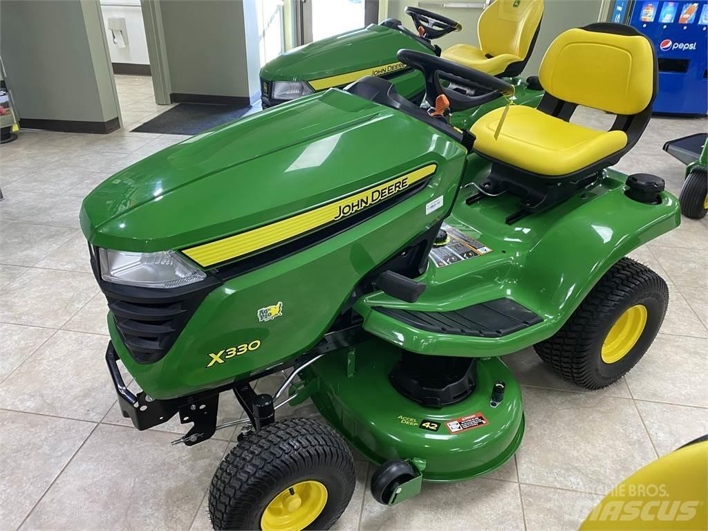 John Deere X330 Kompaktné traktory