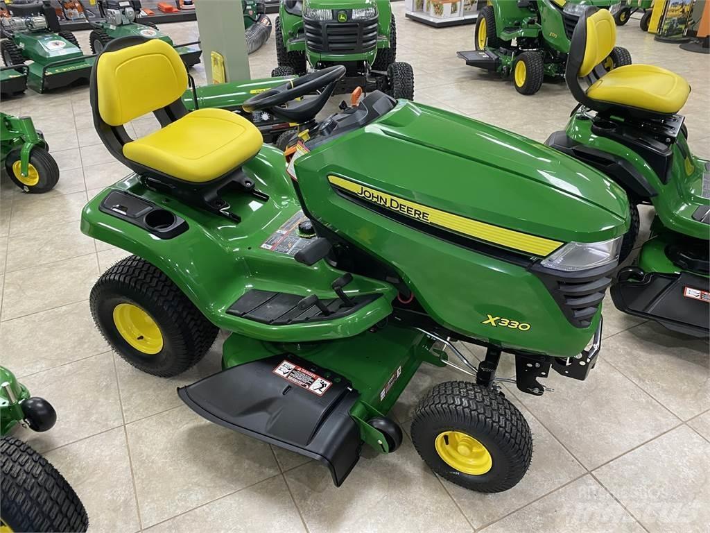 John Deere X330 Kompaktné traktory