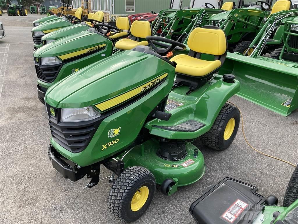 John Deere X330 Kompaktné traktory