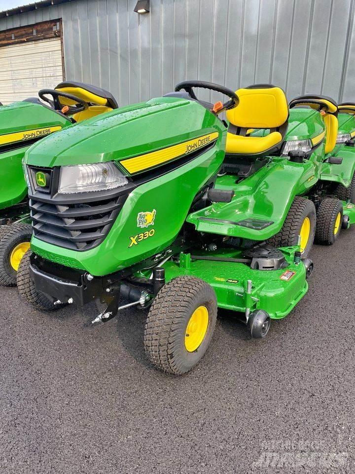 John Deere X330 Kompaktné traktory