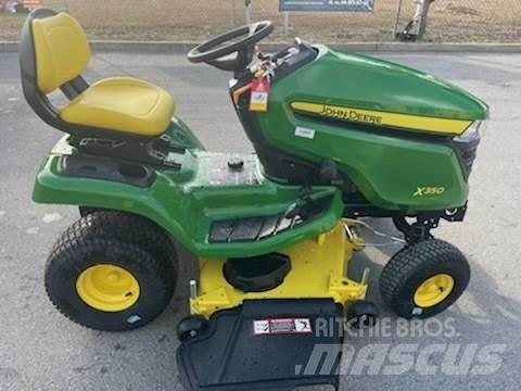 John Deere X350 Kompaktné traktory