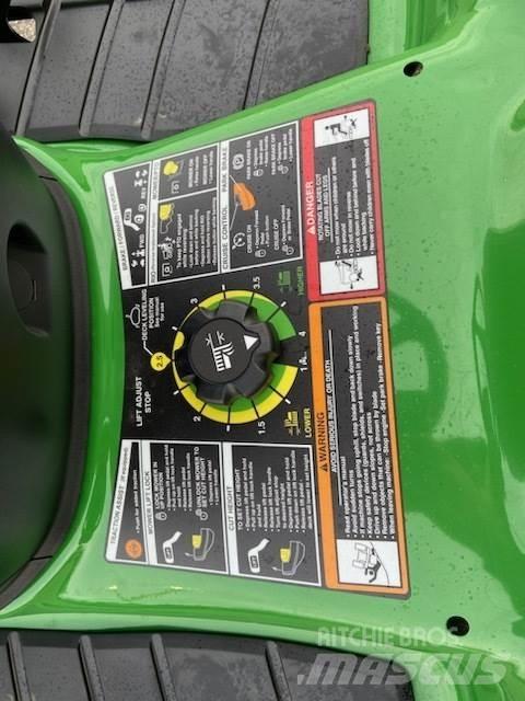 John Deere X350 Kompaktné traktory