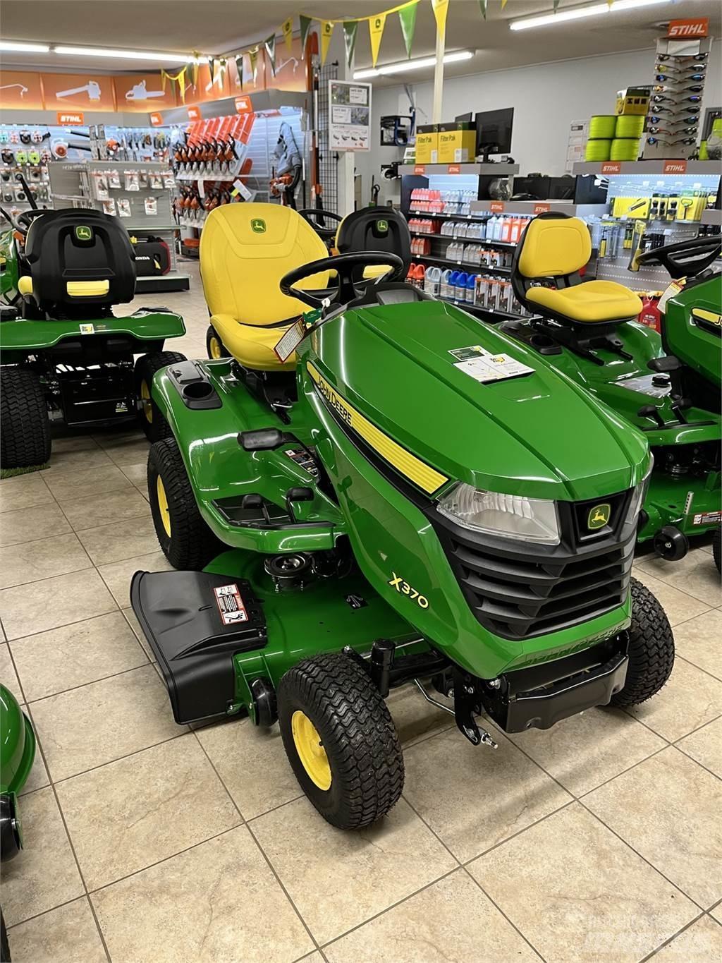 John Deere X370 Kompaktné traktory