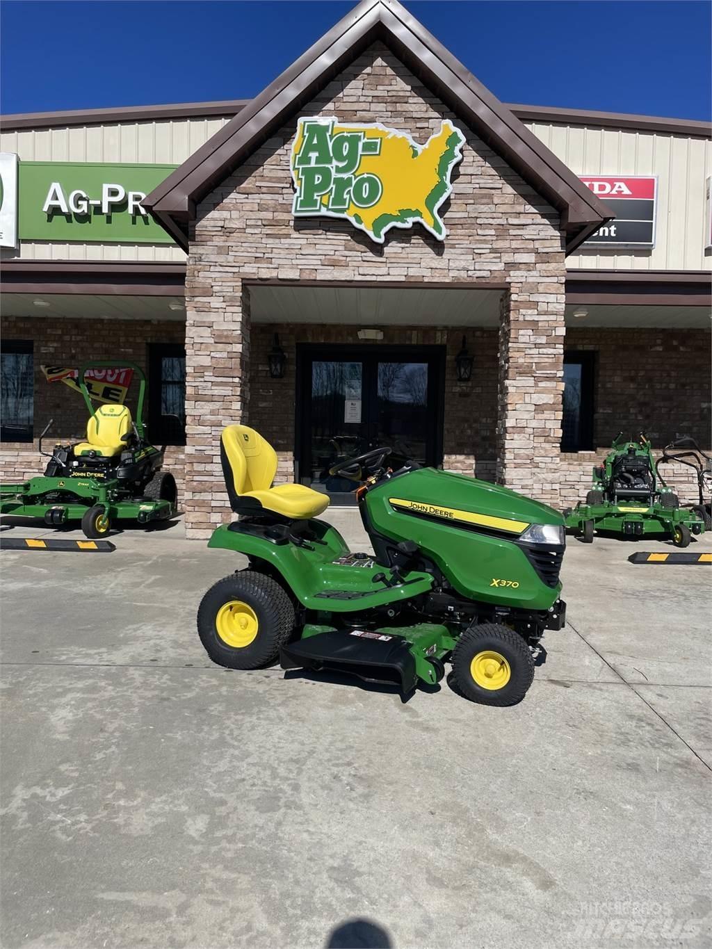 John Deere X370 Kompaktné traktory
