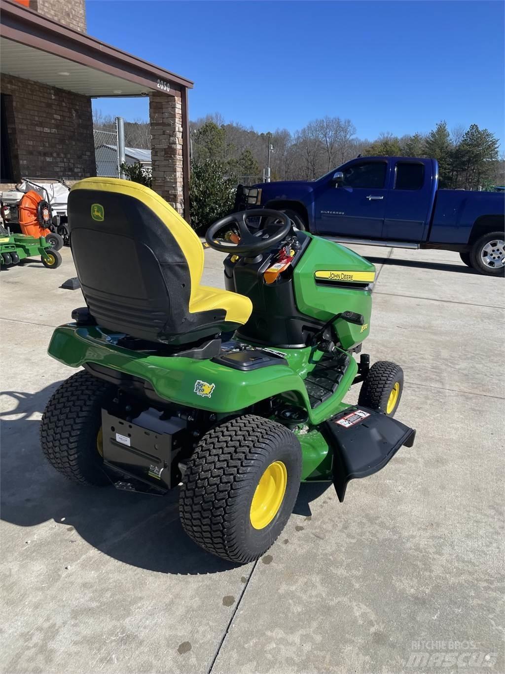 John Deere X370 Kompaktné traktory