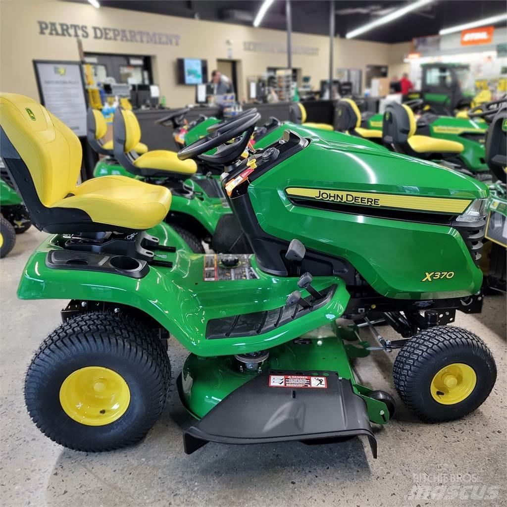 John Deere X370 Kompaktné traktory