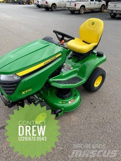 John Deere X370 Kompaktné traktory