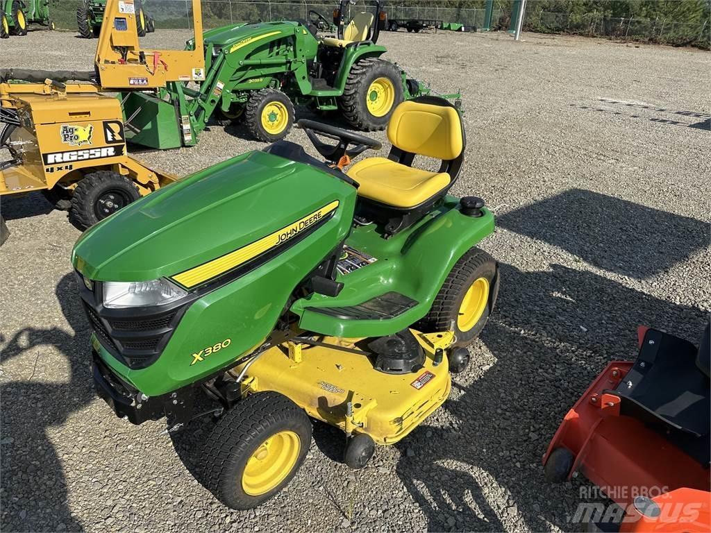 John Deere x380 Kompaktné traktory