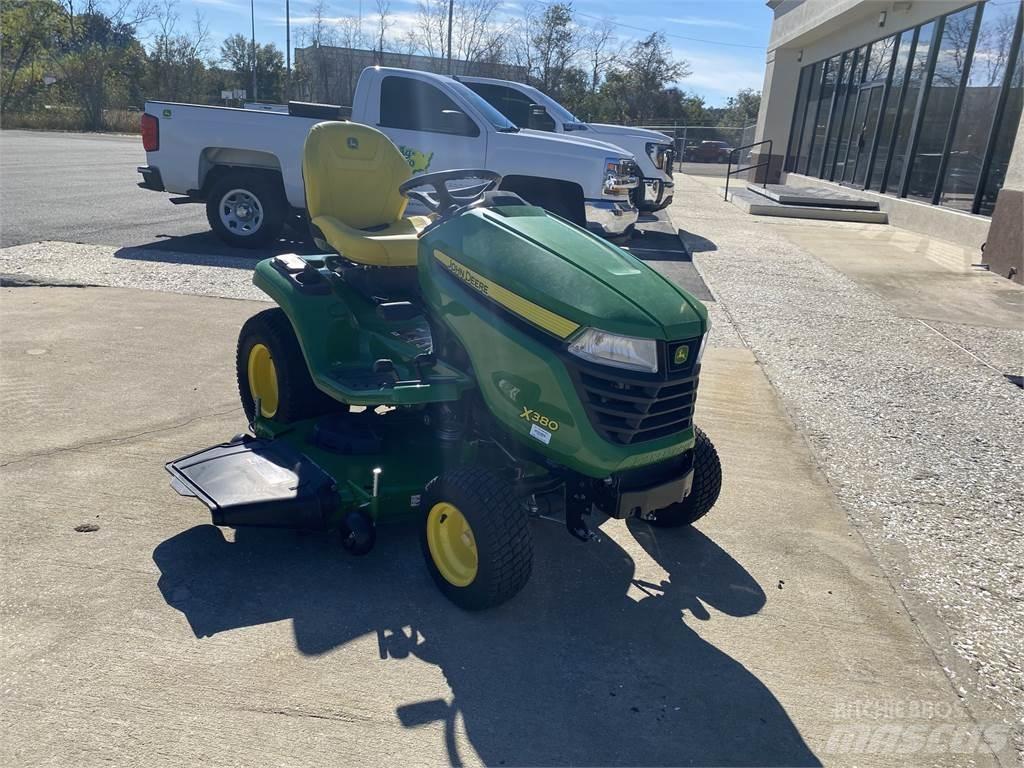 John Deere X380 Kompaktné traktory