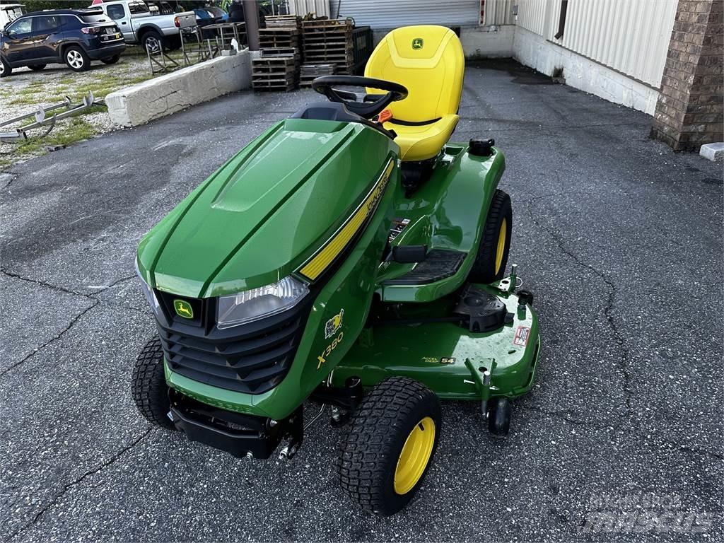 John Deere X380 Kompaktné traktory