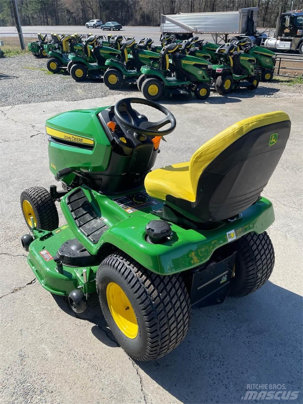 John Deere X380 Kompaktné traktory