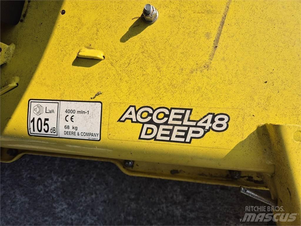 John Deere X380 Kompaktné traktory
