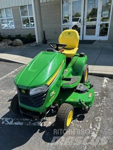 John Deere X380 Samochodné kosačky