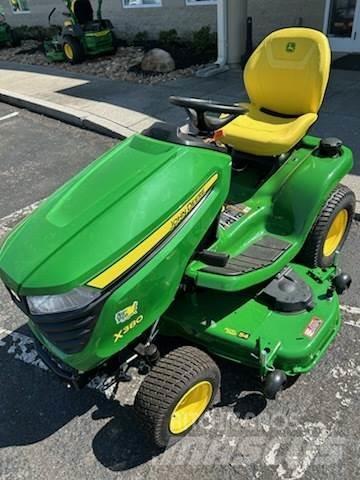 John Deere X380 Samochodné kosačky
