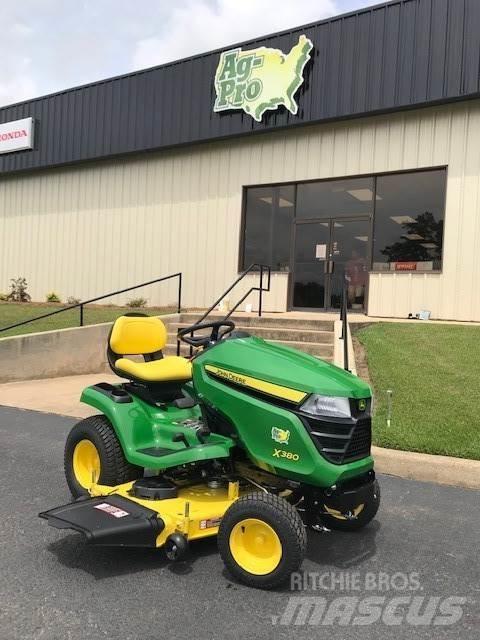 John Deere X380 Kompaktné traktory