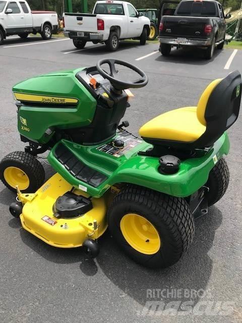 John Deere X380 Kompaktné traktory
