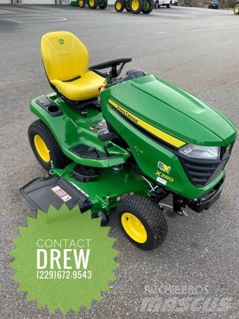 John Deere X380 Kompaktné traktory