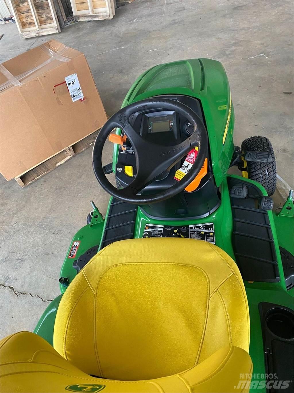 John Deere X380 Kompaktné traktory