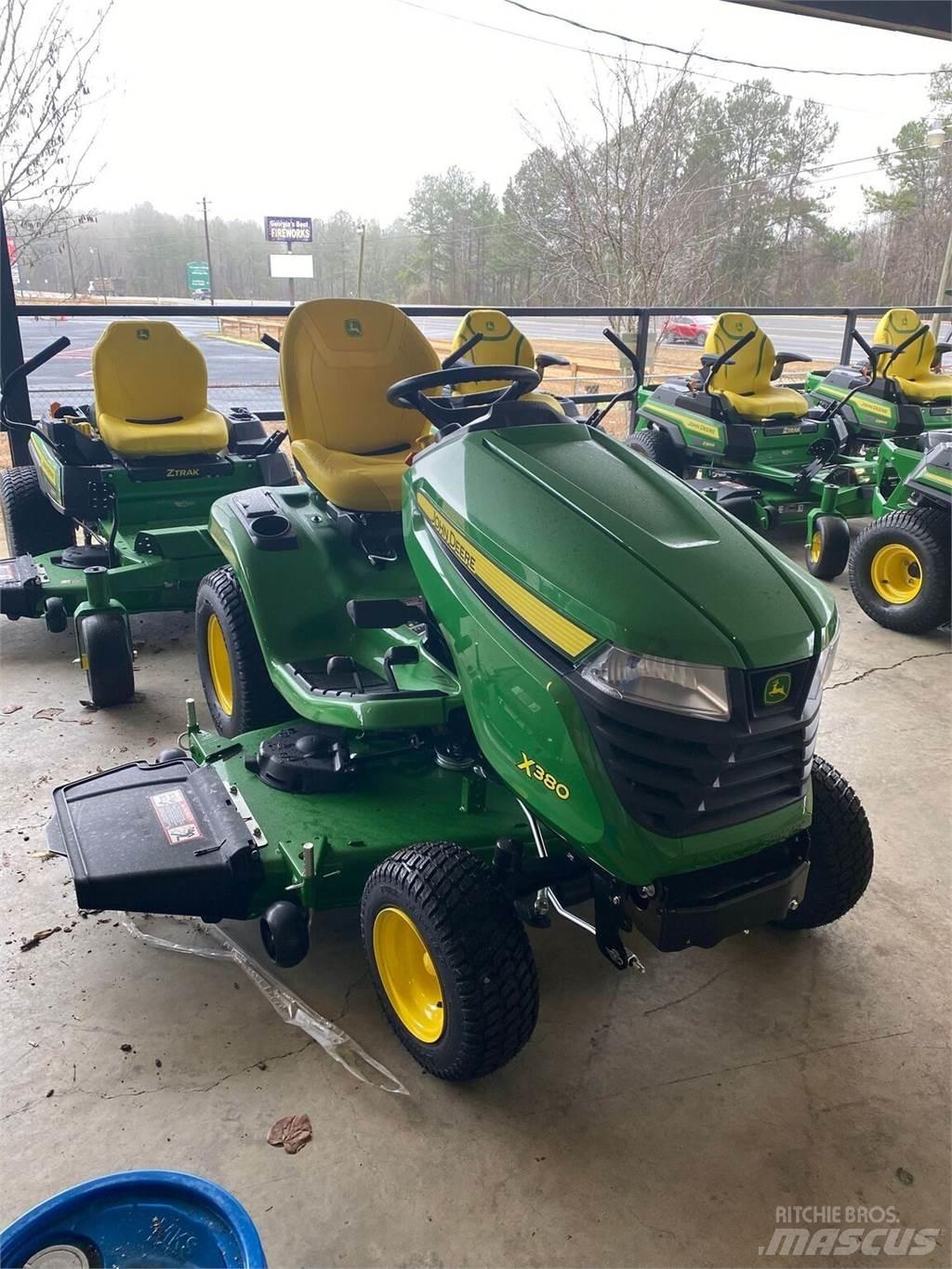 John Deere X380 Kompaktné traktory