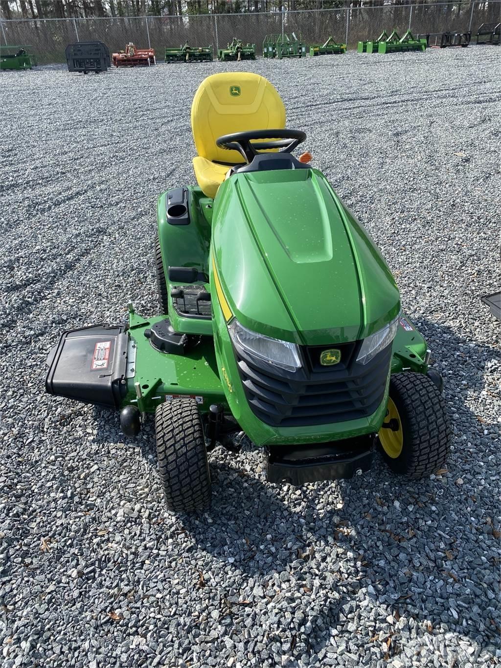 John Deere X380 Kompaktné traktory