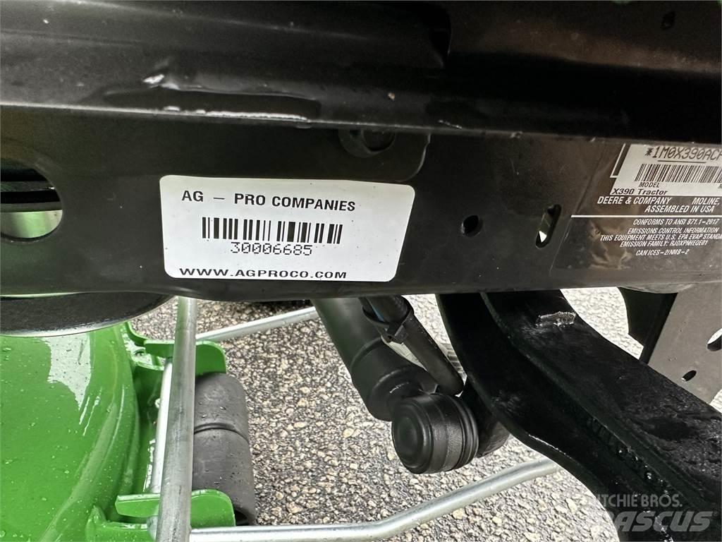 John Deere X390 Kompaktné traktory