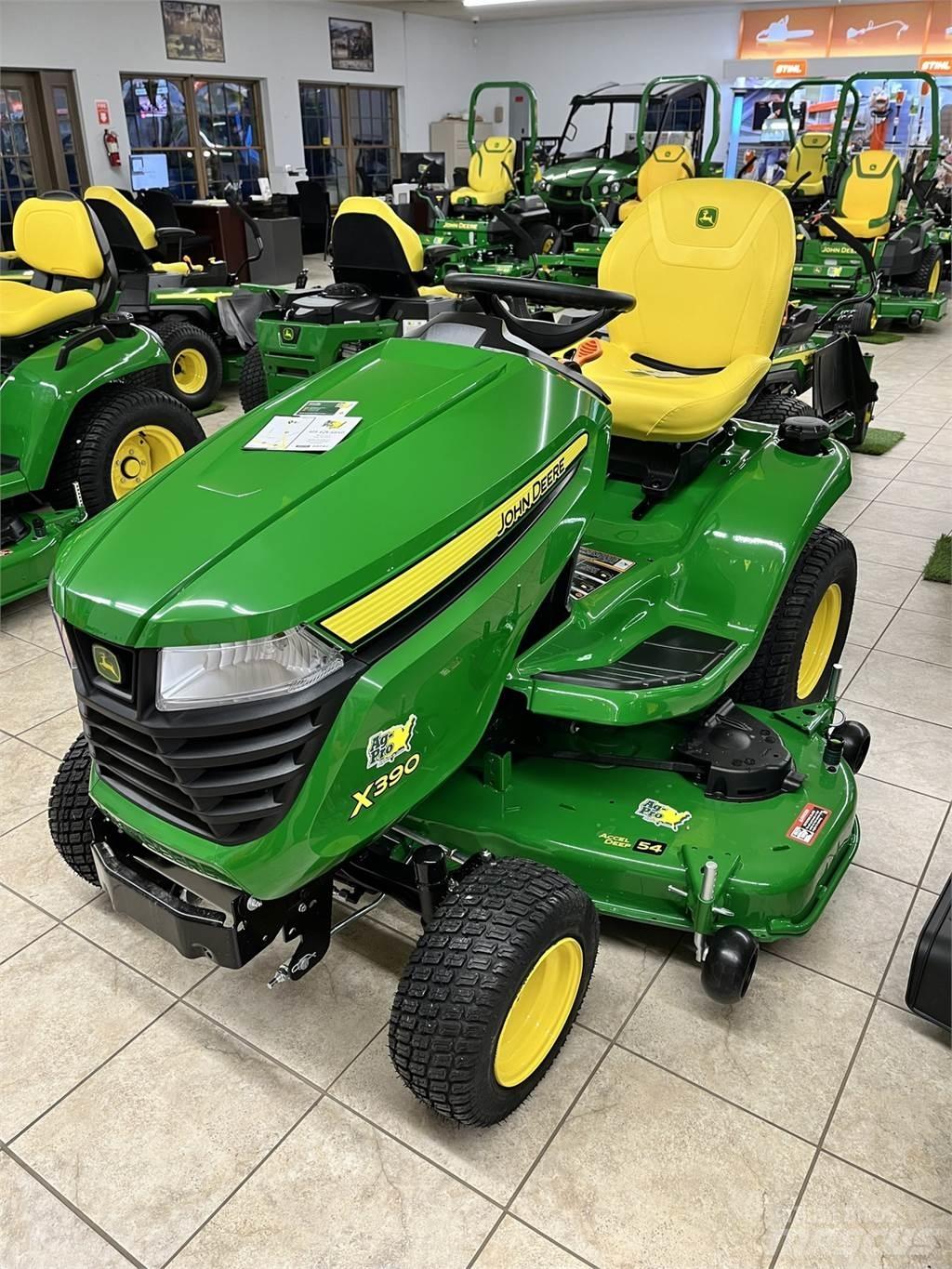 John Deere X390 Kompaktné traktory
