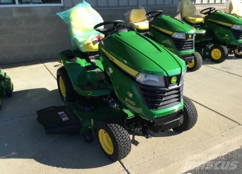John Deere X390 Kompaktné traktory