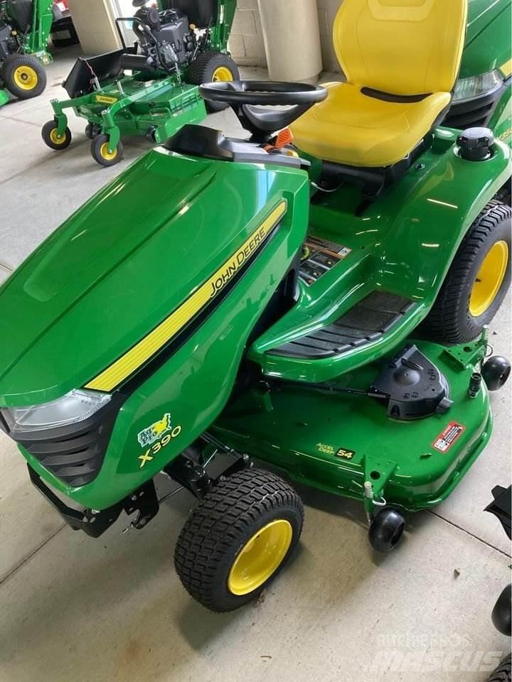 John Deere X390 Kompaktné traktory