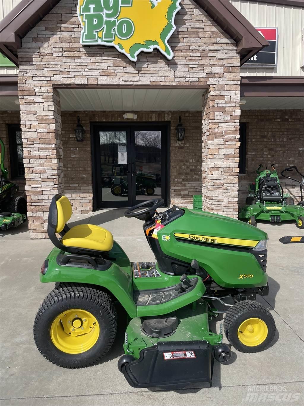 John Deere X570 Kompaktné traktory
