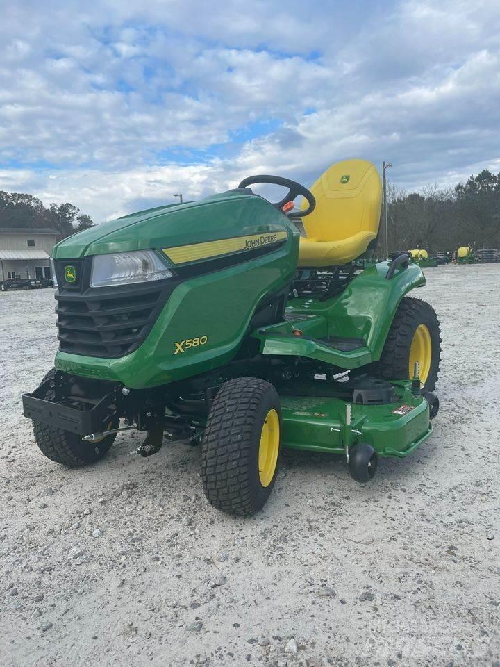 John Deere X580 Kompaktné traktory