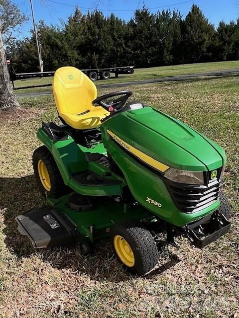 John Deere X580 Kompaktné traktory