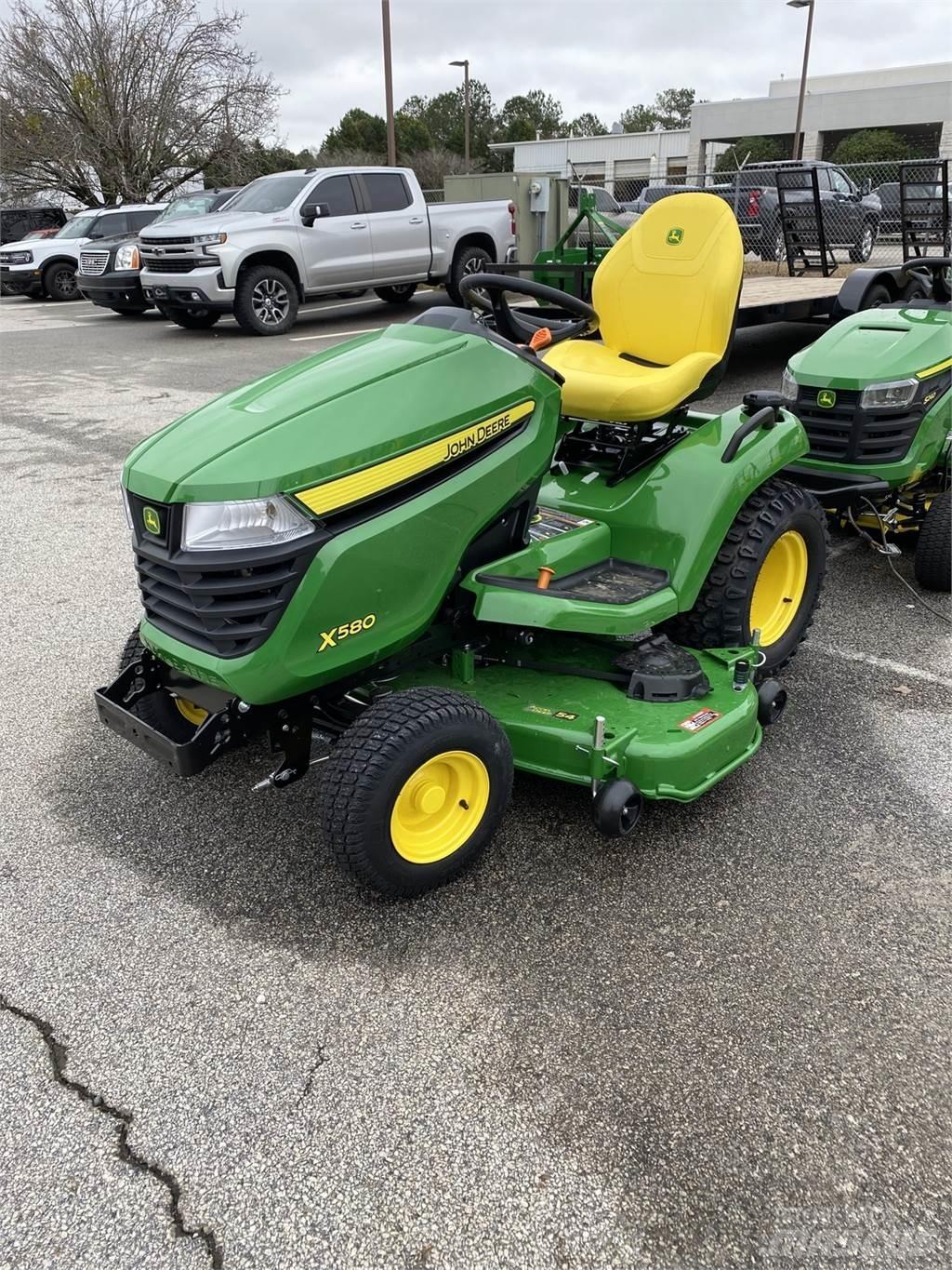 John Deere X580 Kompaktné traktory