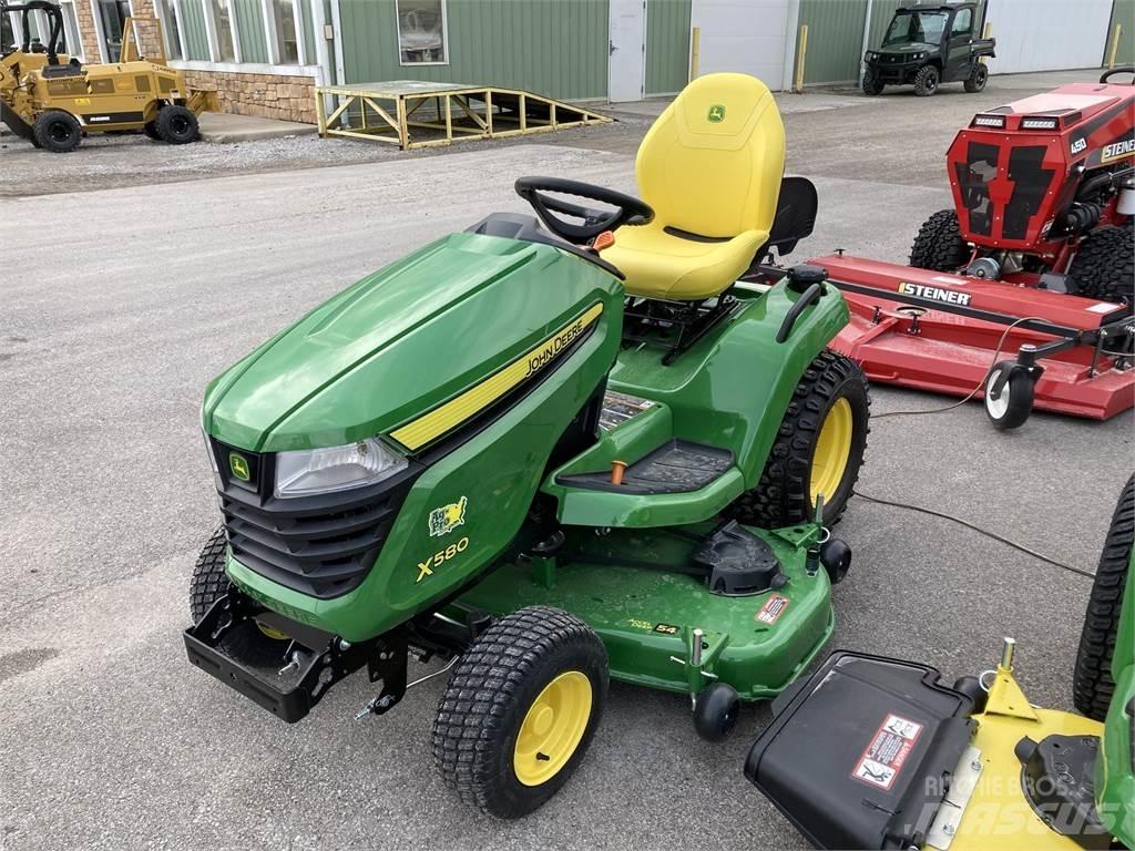 John Deere X580 Kompaktné traktory