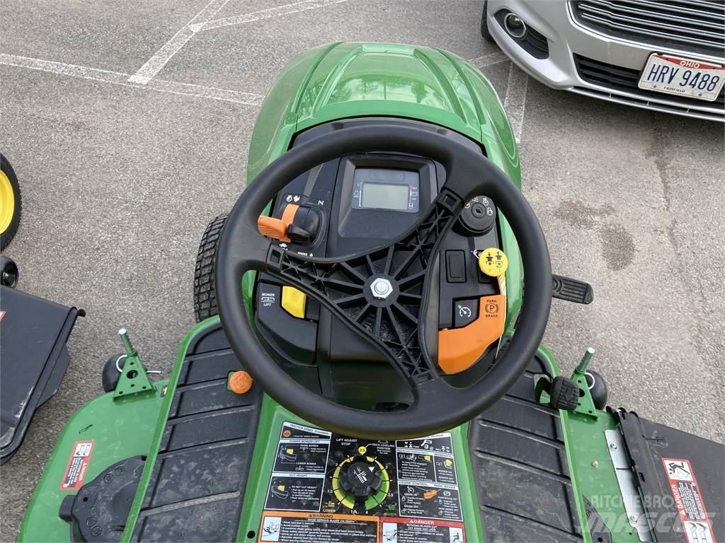 John Deere X580 Kompaktné traktory