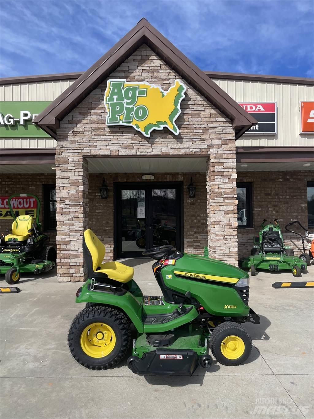 John Deere X590 Kompaktné traktory