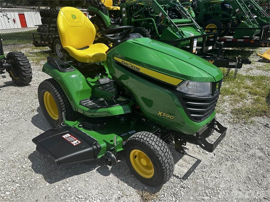 John Deere X590 Kompaktné traktory