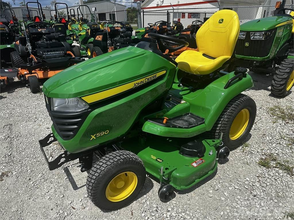 John Deere X590 Kompaktné traktory