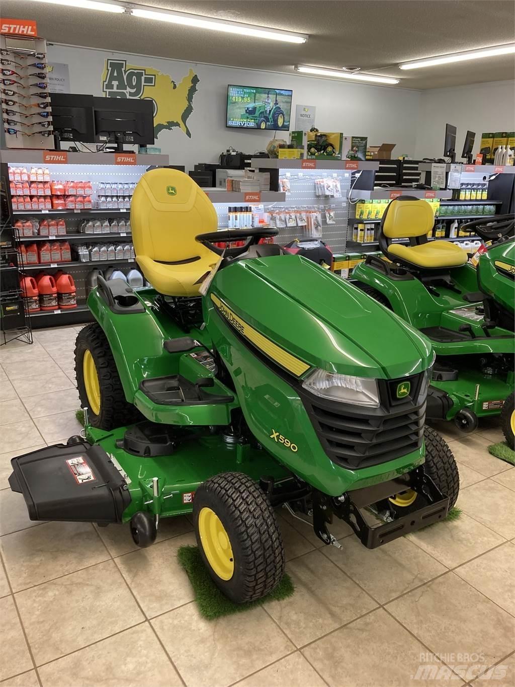 John Deere X590 Kompaktné traktory