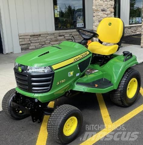 John Deere X730 Kompaktné traktory