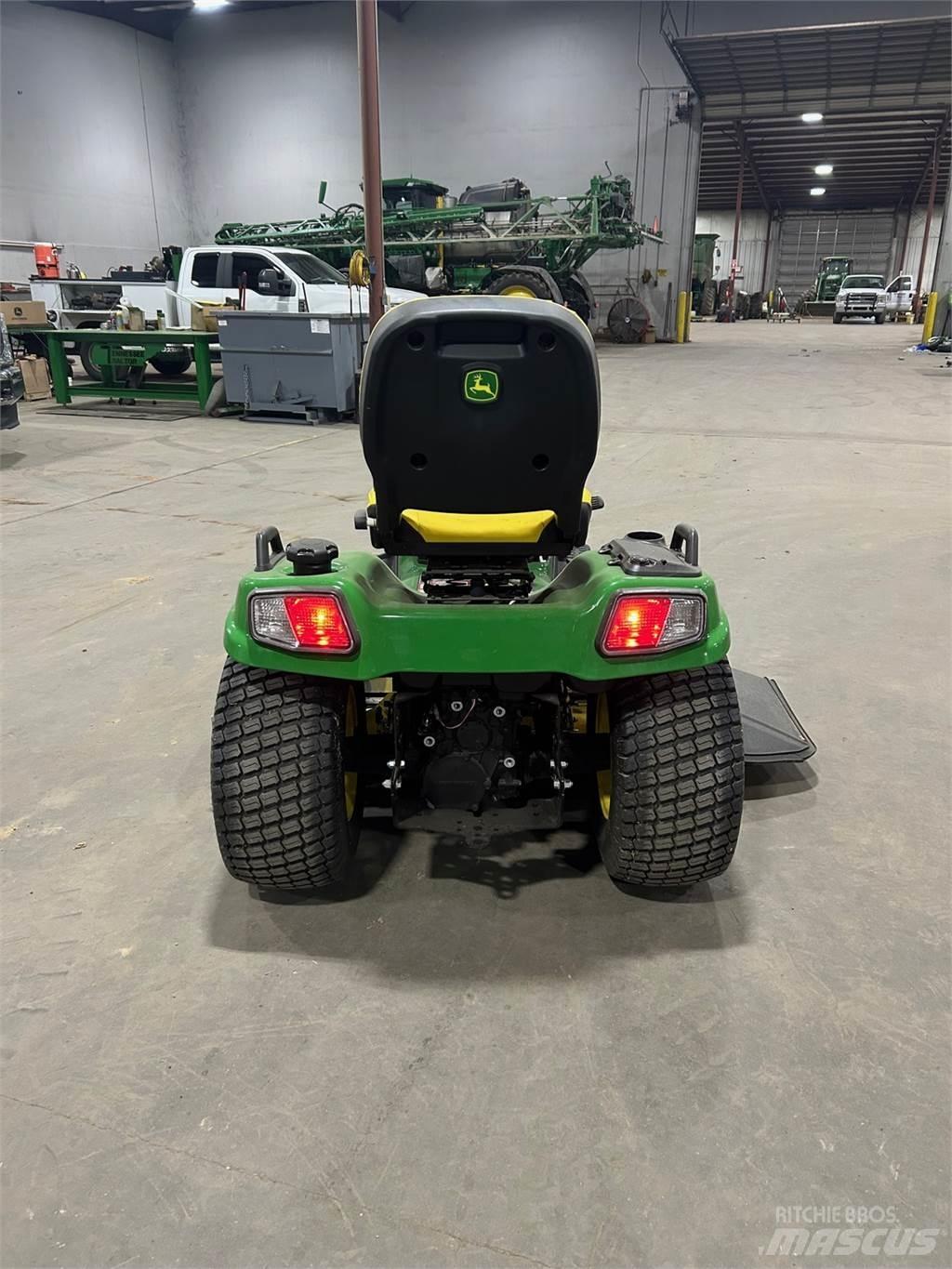 John Deere X730 Kompaktné traktory