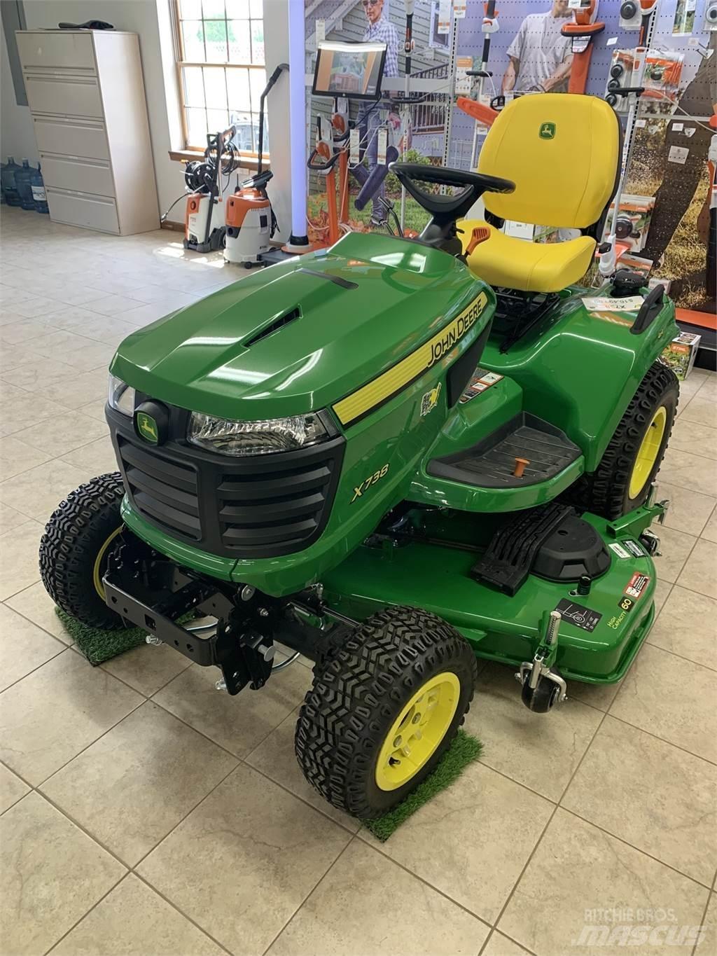 John Deere X738 Kompaktné traktory