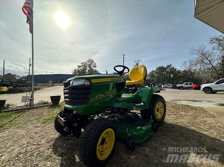 John Deere X739 Kompaktné traktory