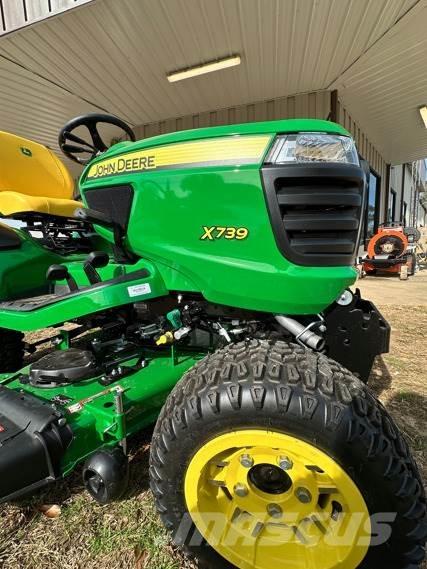 John Deere X739 Kompaktné traktory