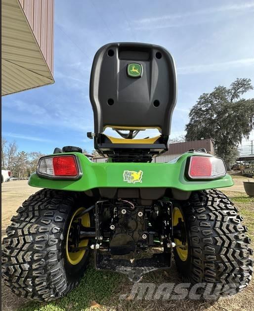 John Deere X739 Kompaktné traktory