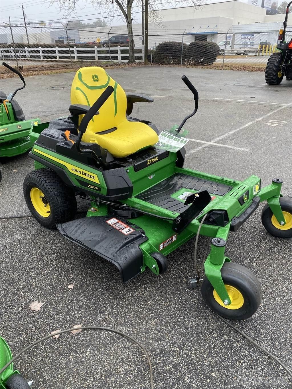 John Deere Z320R Kosačky s nulovým polomerom otáčania
