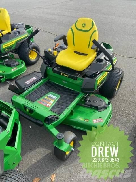 John Deere Z330R Kosačky s nulovým polomerom otáčania