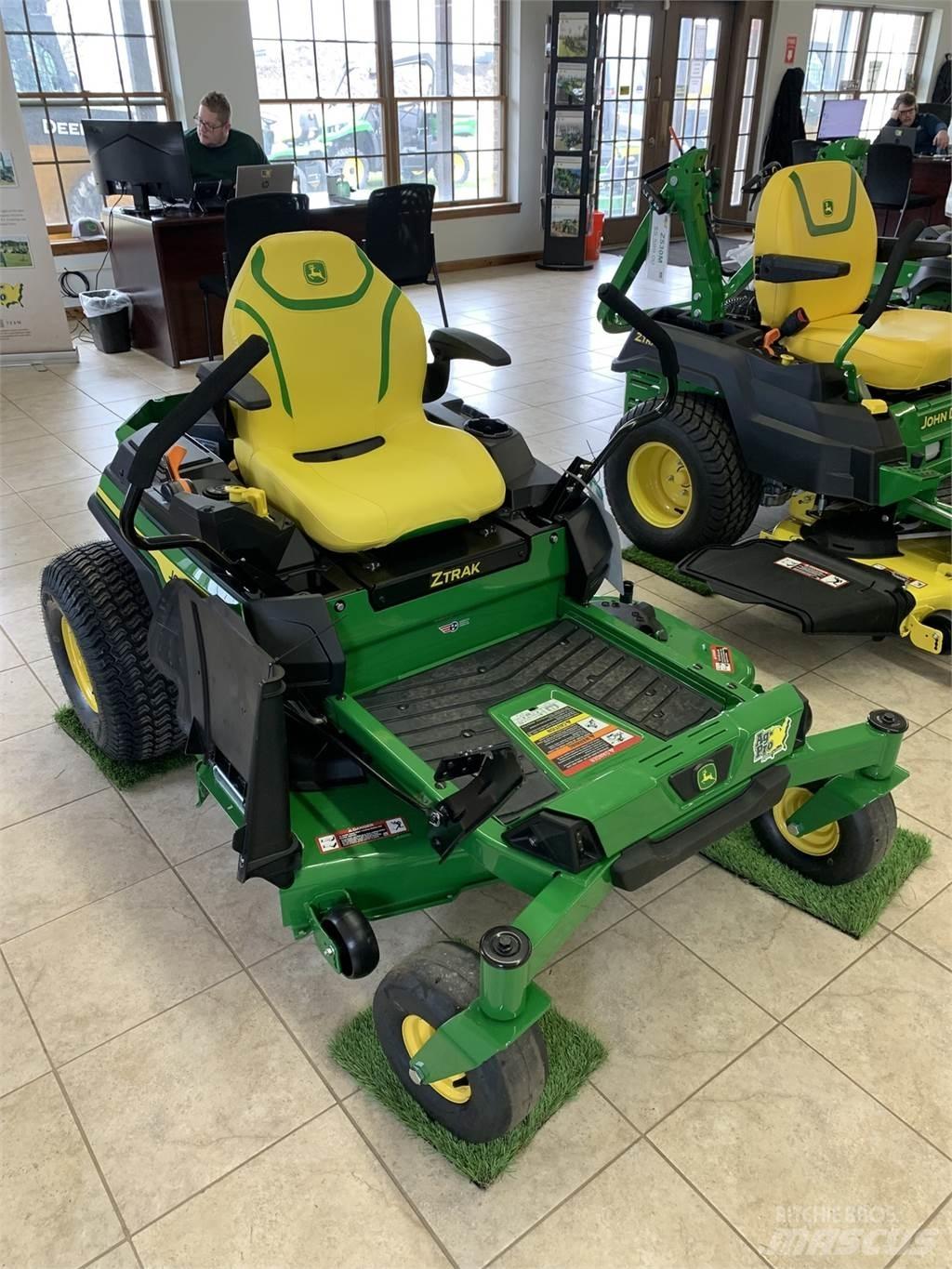 John Deere Z330R Kosačky s nulovým polomerom otáčania