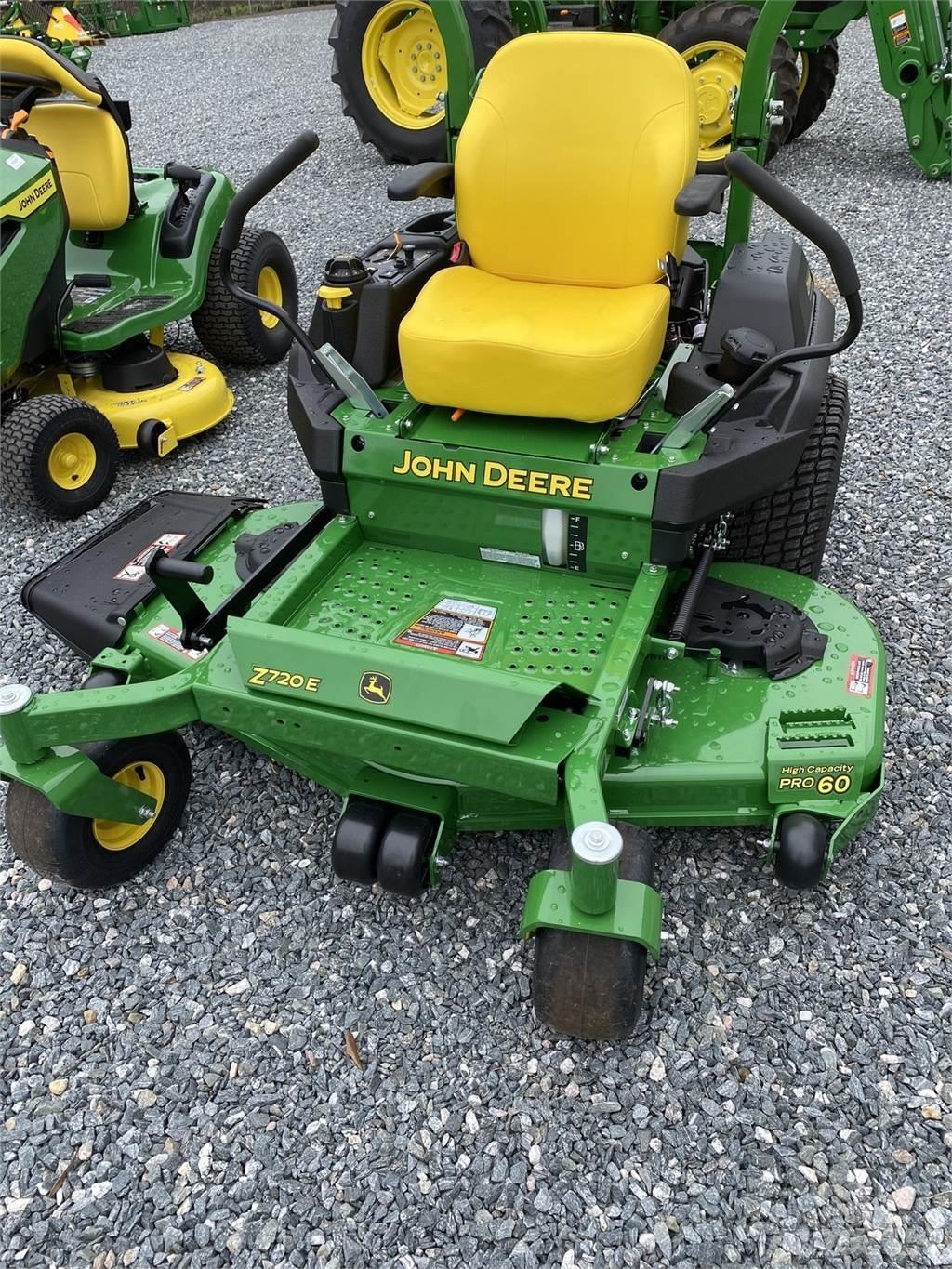 John Deere Z720E Kosačky s nulovým polomerom otáčania